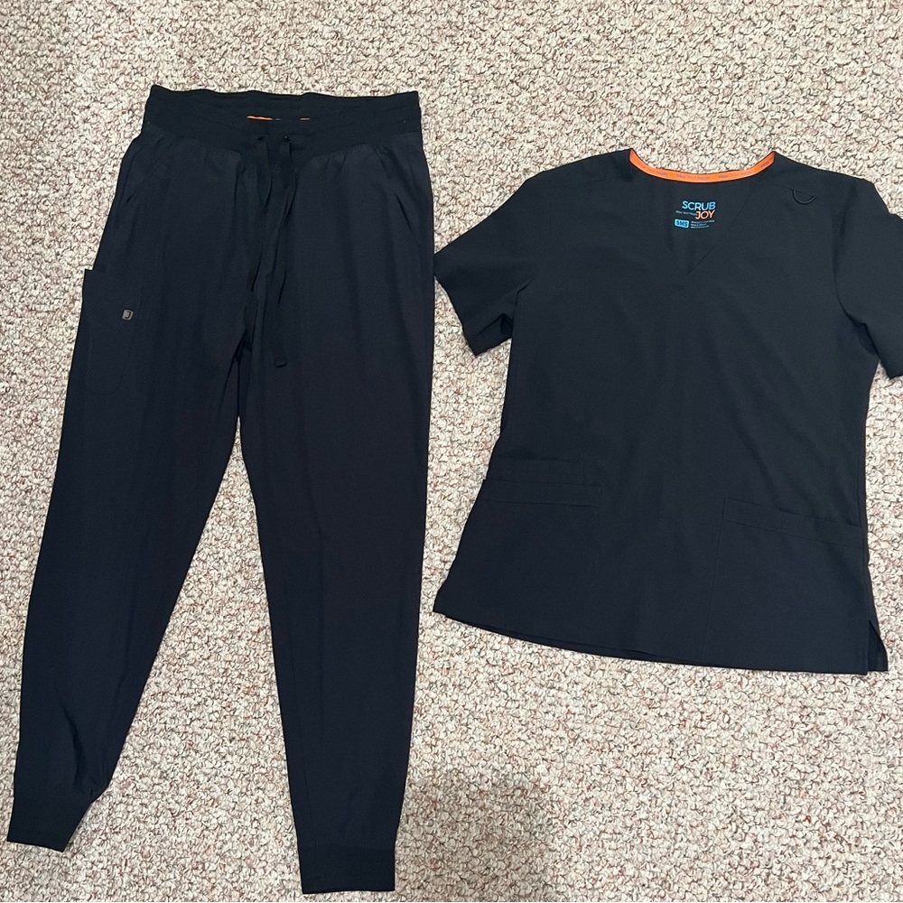 Joy Scrubs. Jogger bottoms. 3 pocket scrub top. Both size small